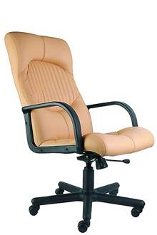 кожа люкс и пластик на кресле гермес.