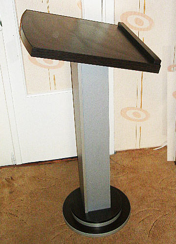 купить трибуну недорого в Киеве реальные фото трибуны № 32 титан/венге